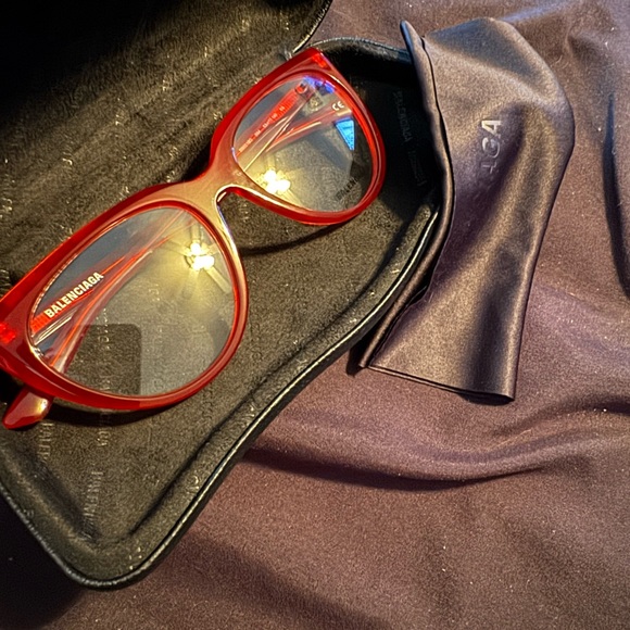 Balenciaga Bold Red Sunglasses - Picture 2 of 2